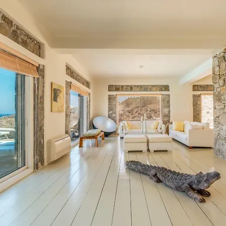 Coventina, Ornos - Cavo Delos, Mykonos *