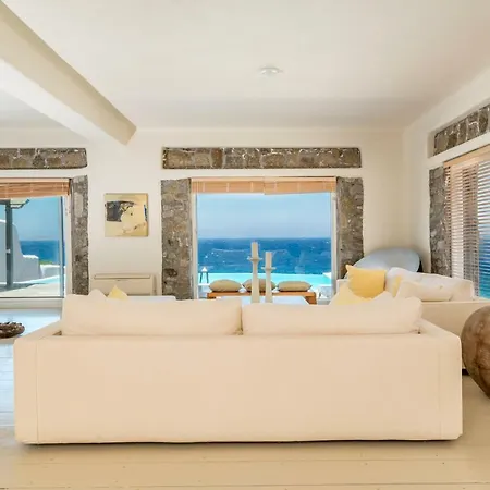 Coventina, Ornos - Cavo Delos, Mykonos Agios Ioannis Diakoftis