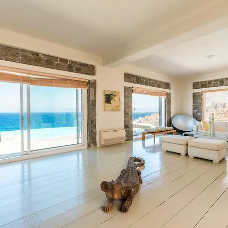 Coventina, Ornos - Cavo Delos, Mykonos